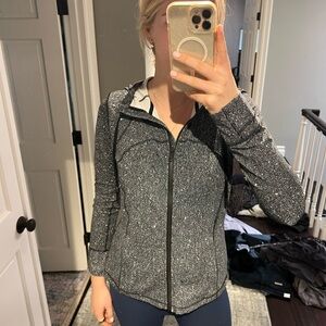 Lululemon Women's speckled black/gray jacket